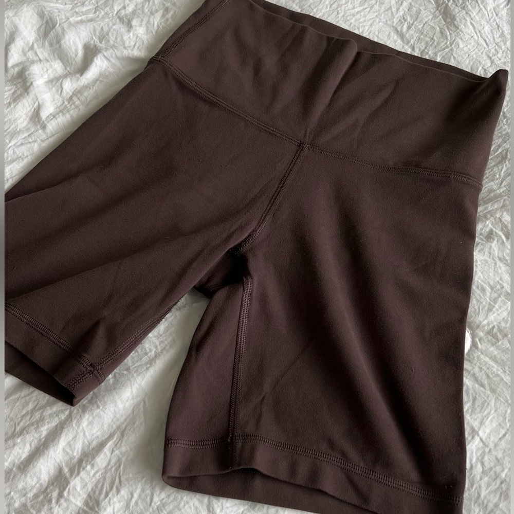 Aritzia biker shorts